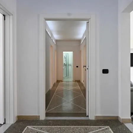 2- Starlight Flat * Пиза