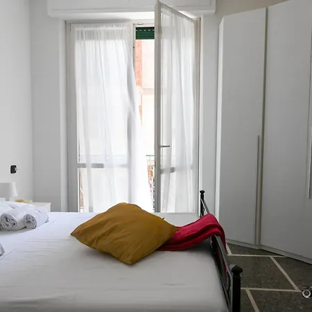 2- Starlight Flat アパート *